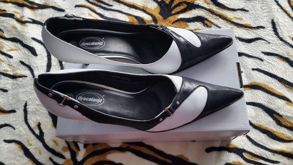 Pantofi alb-negru