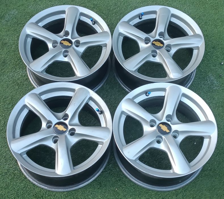 R-15 разб 4*100 Шевролет кобальт,Равон р3, Мазда,Хонда,Ниссан ж т б.