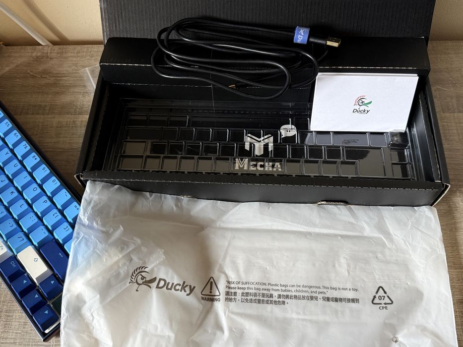 Механична Клавиатура Ducky Mecha SF Ocean Radiant 65% Cherry Brown