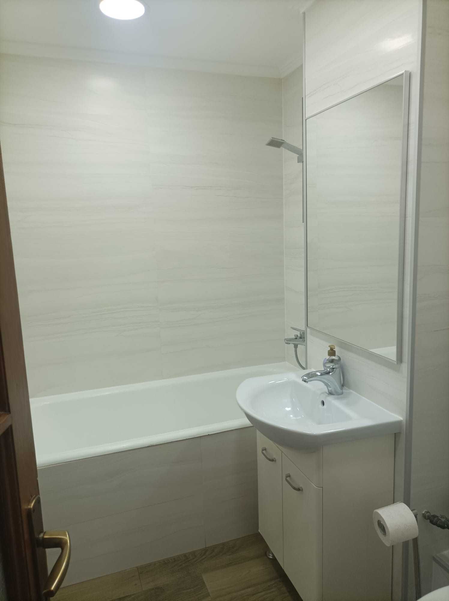 Apartament 3 camere decomandat-zona ultracentrala Deva