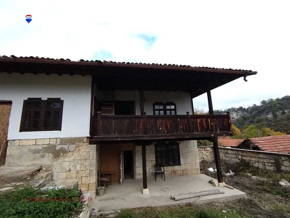 Селска къща за продажба в с. Червен, обл. Русе