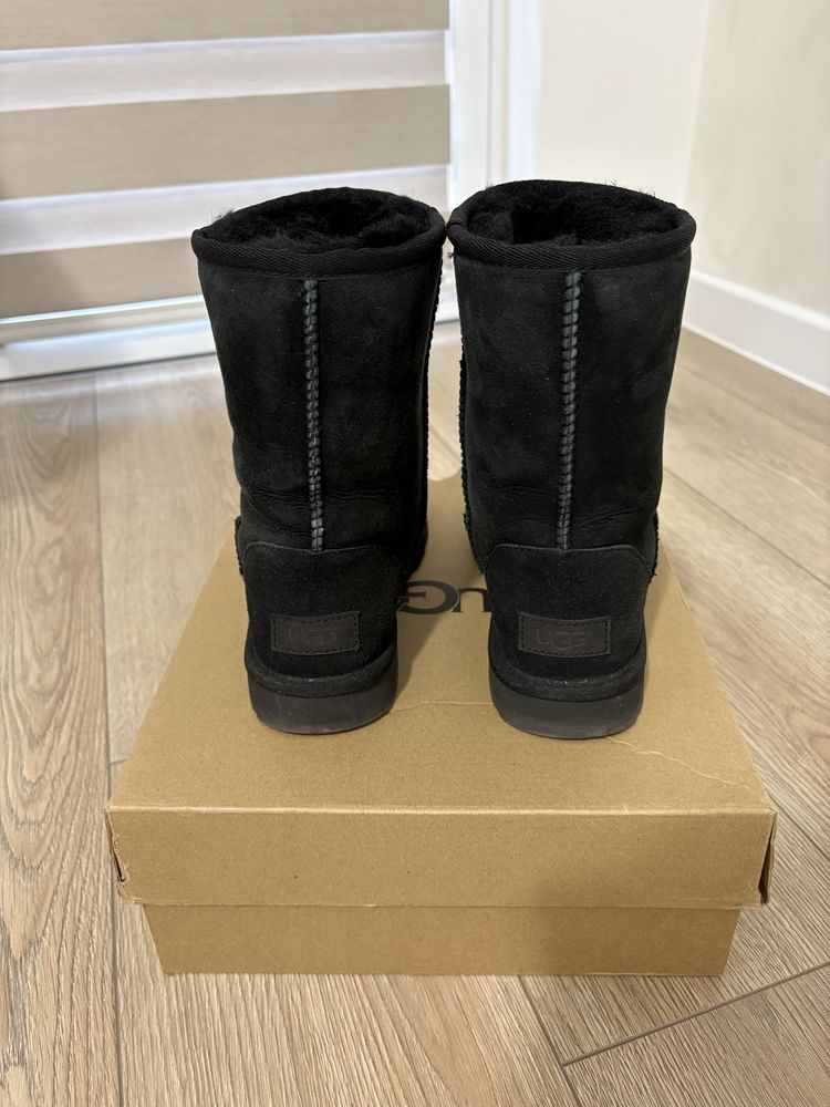 Ботуши UGG
