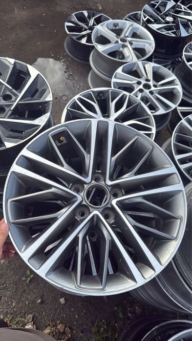 Xyundai Grandeur R 17
