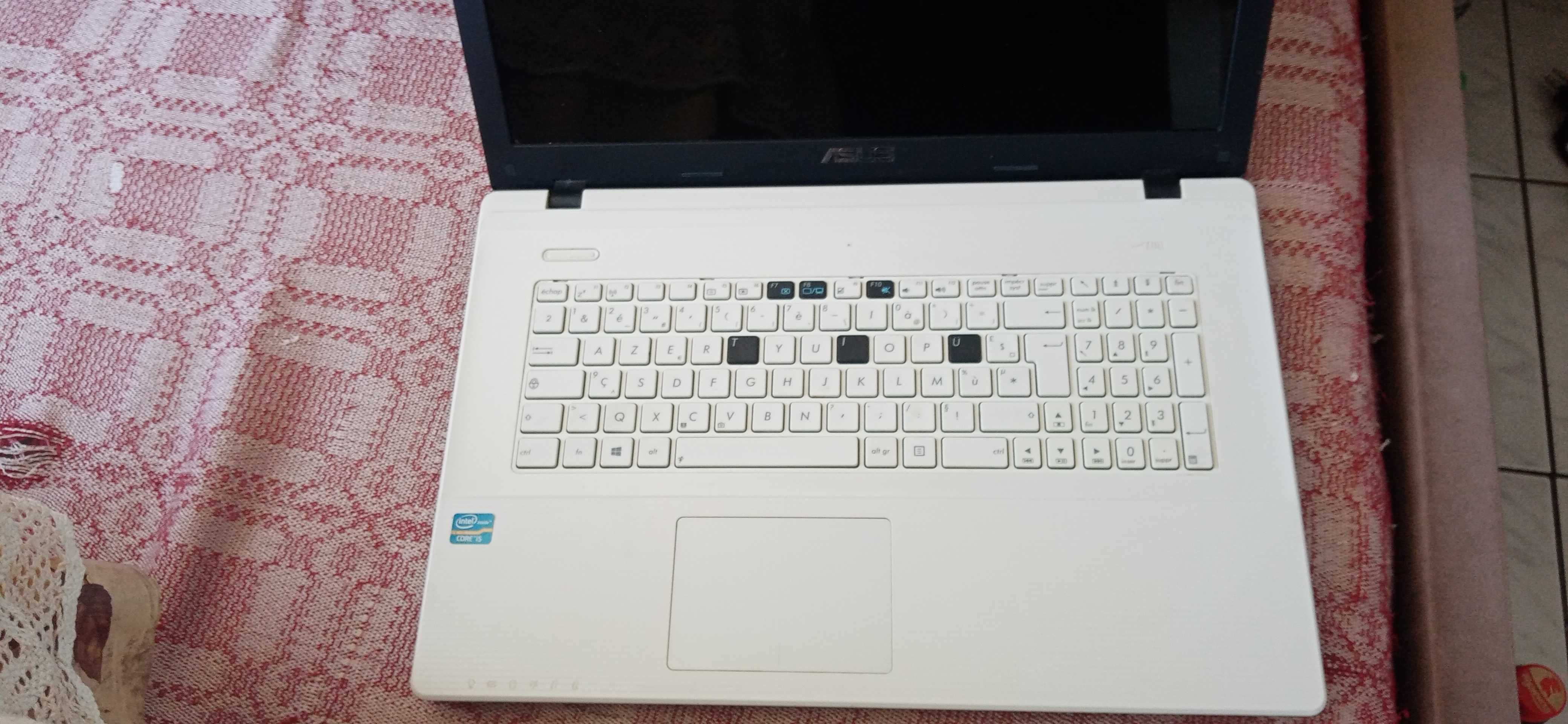 Продавам лап топ asus..