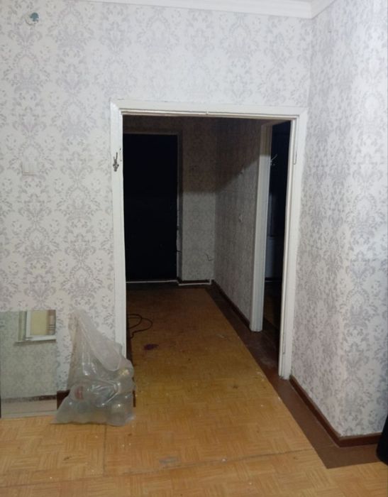 Чирчик шахар
2-микрораён  
#1-хона 2-етаж 
Квартира ижарага берилад