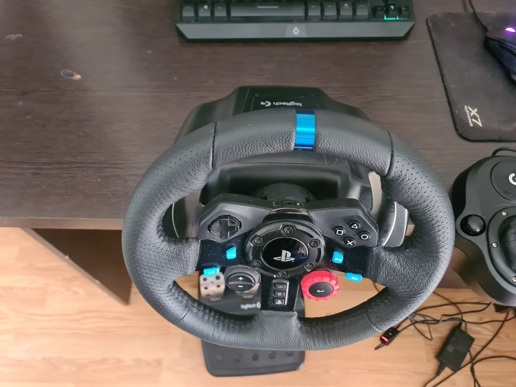Logitec G923 в хорошем состоянии