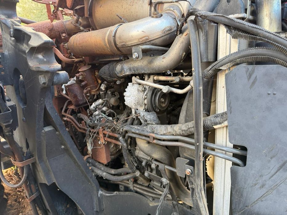 Kubota M5-112 – pentru piese / avariat după incendiu

Vând tractor Kub