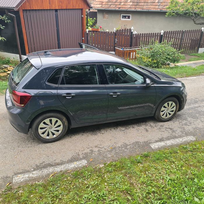 Volkswagen Polo, an fabricație 2020, motor de 1l, benzină, 96 CP, gri.