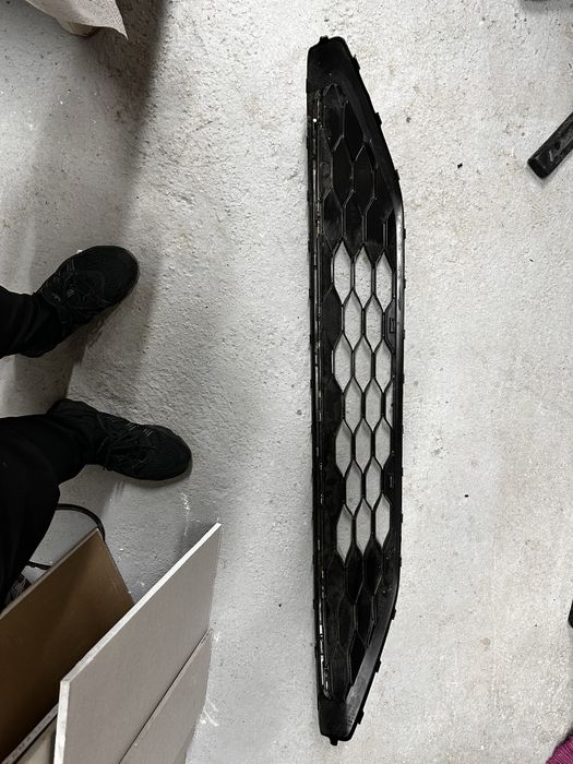Grilă inferioară bară față vw taygo.cod:2g7853671.
