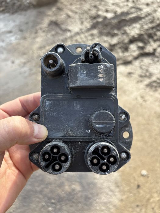 коммутатор для мерседес 124 , М102 мотор