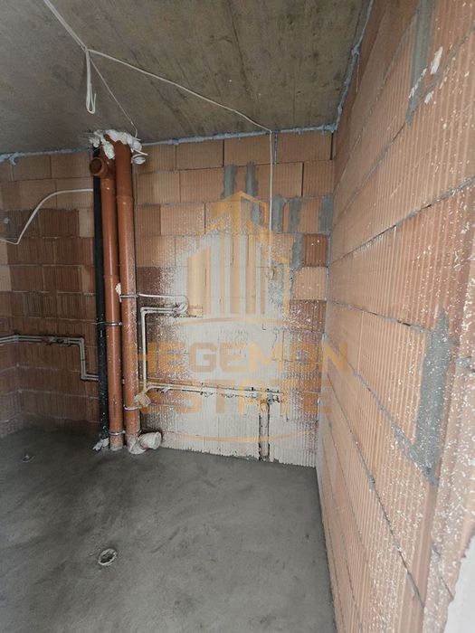 Продава се Двустаен апартамент в Варна, Левски - 70 кв.м за 1964 €/кв.м - Снимка #5