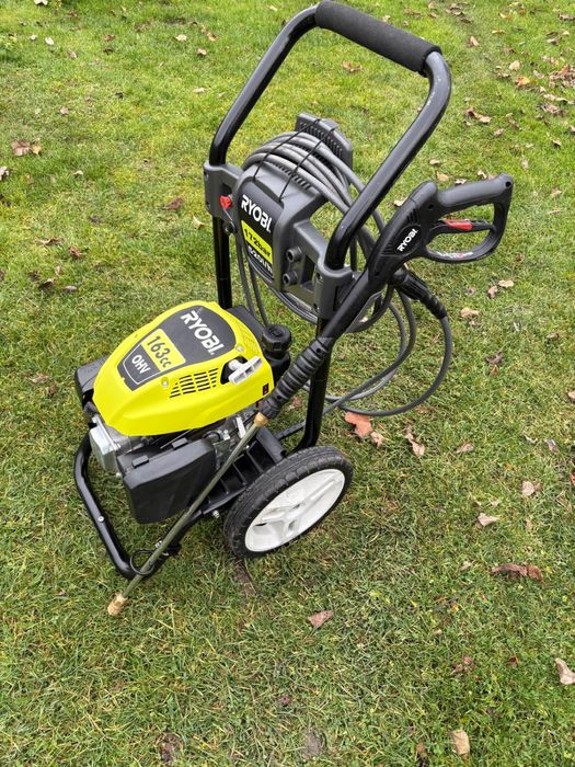 Aparat de spalat cu presiune cu motor pe benzina !