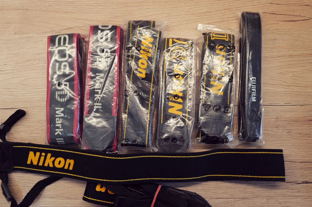 Lot Nikon Grip MB-D12 Telecomanda ML-3 curele de umar D800 810 850 5D