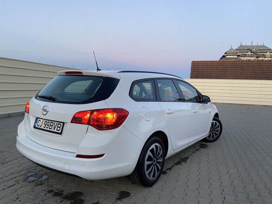 Opel astra j sportstourer 1.3 cdti