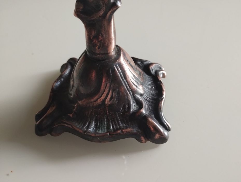 Прекрасен свещник за една свещ.