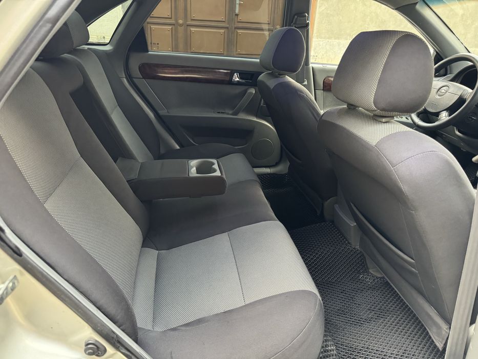 Sroshna lacetti 1.8 sotiladi