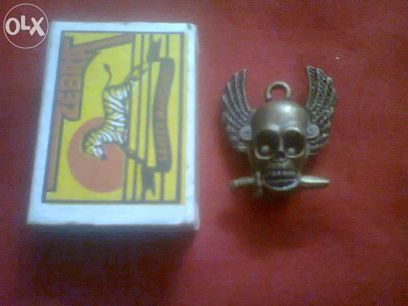 Черепи - метални