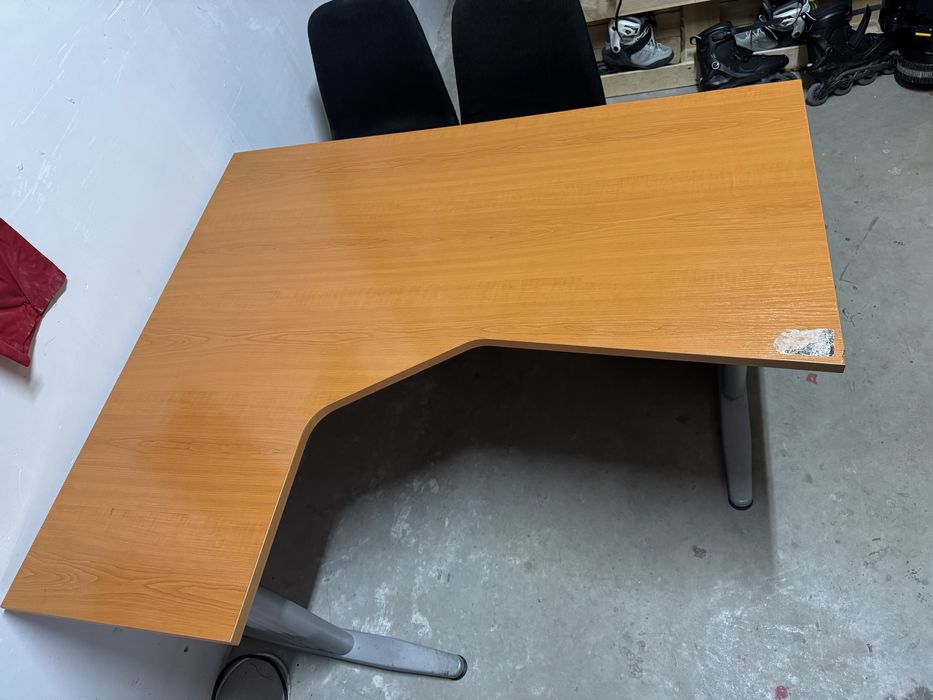 Бюро дървено много запазено с метални крака