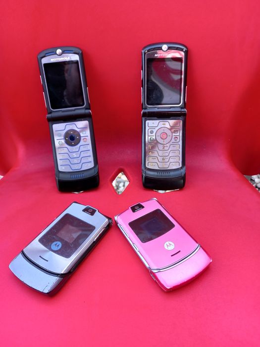 Vând 4 Motorola V3 de Piese pt Colecționari sau Pasionați