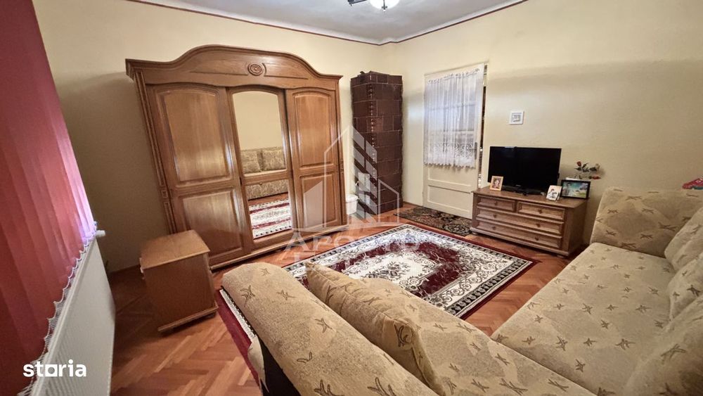 Casa spatioasa, teren 1348 mp, Giarmata