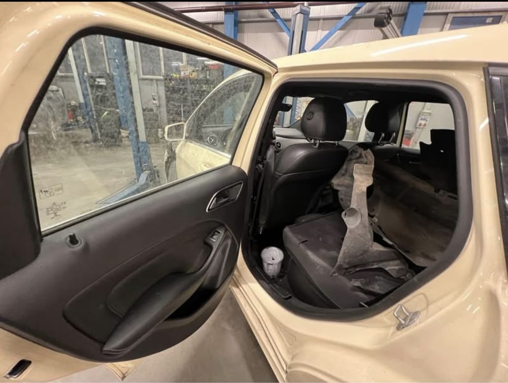 Portiera /Stop/Haion Dezmembrez Mercedes B class facelift w246