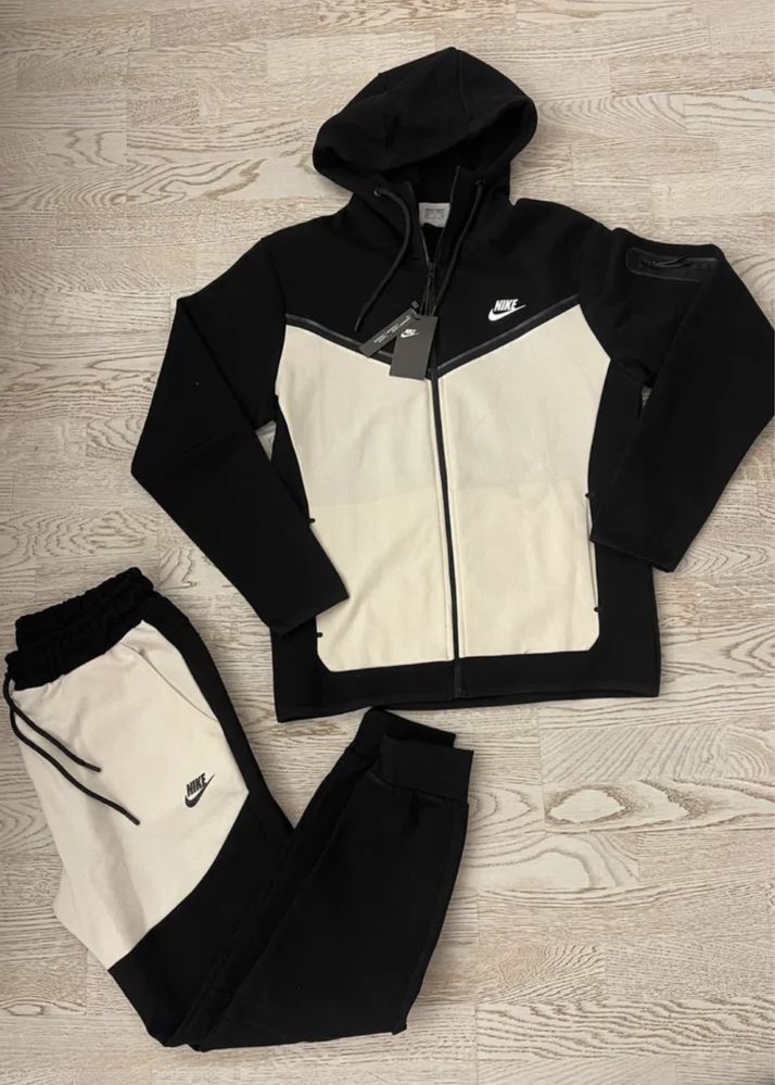 nike tech fleece black&white