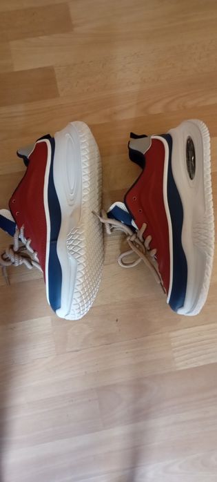 Нови маратонки DL