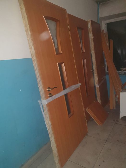 Меж комнатные двери в зборе