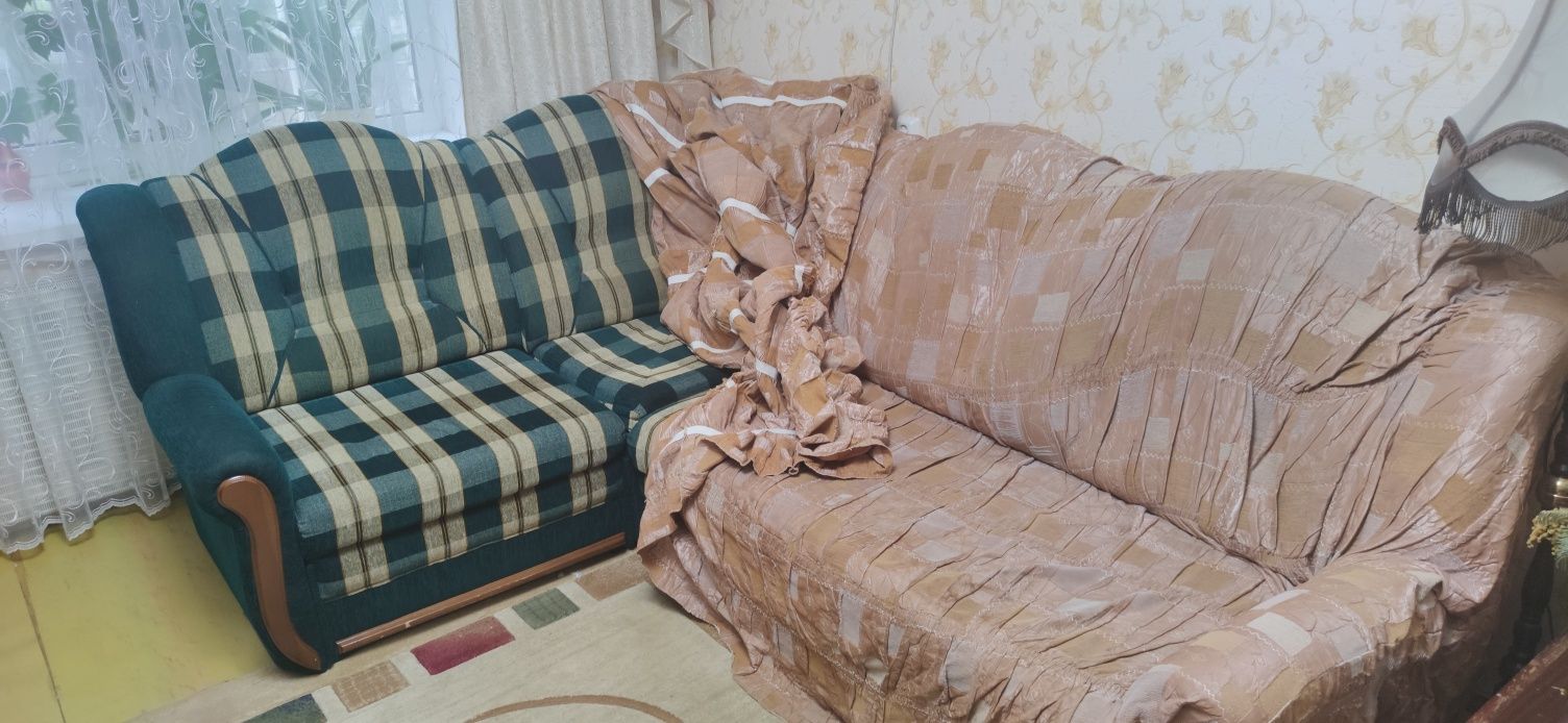 Продам Б/У угловой диван + 1 раскладное кресло комплект