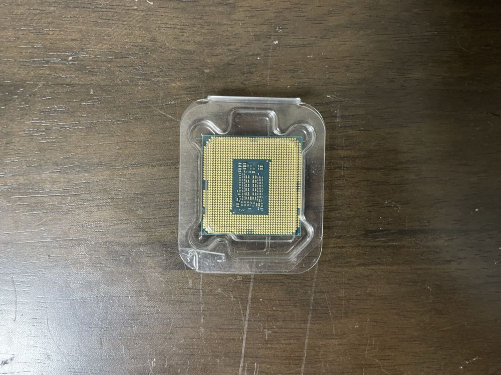 Срочно продам процессор Core I3 10100F
