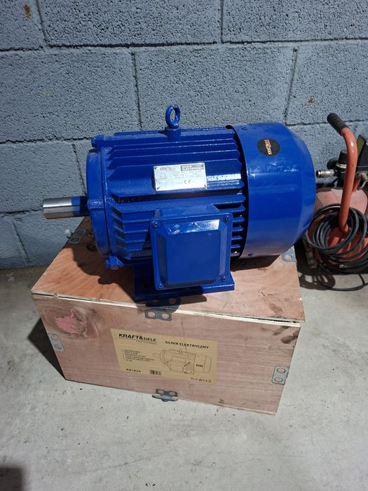 Motor trifazic 5.5 kv