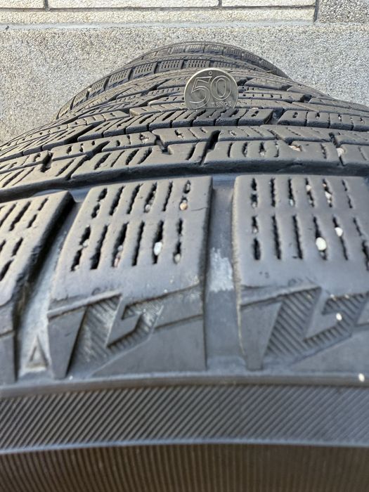 Продается зимние шины.