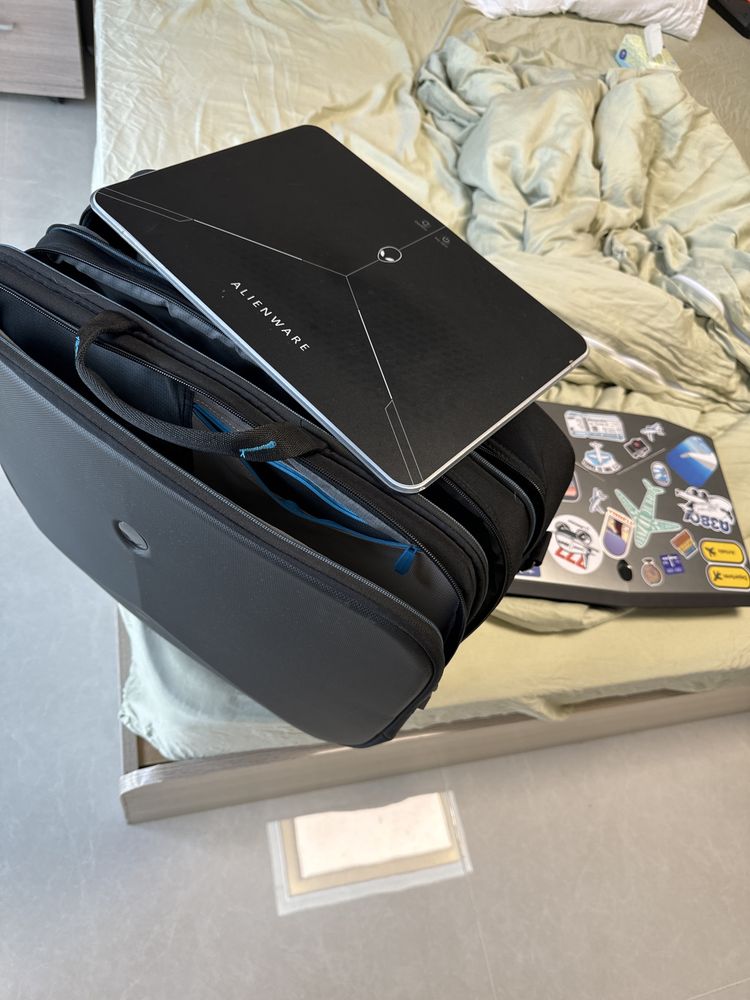 Alienware 17 P18E