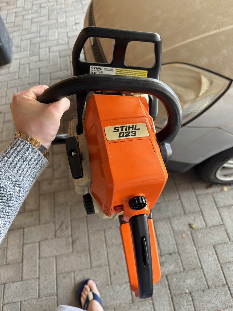 Vand Stihl 023 și un Stihl 039