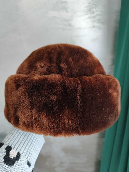 Vând căciulă de damă blană naturală