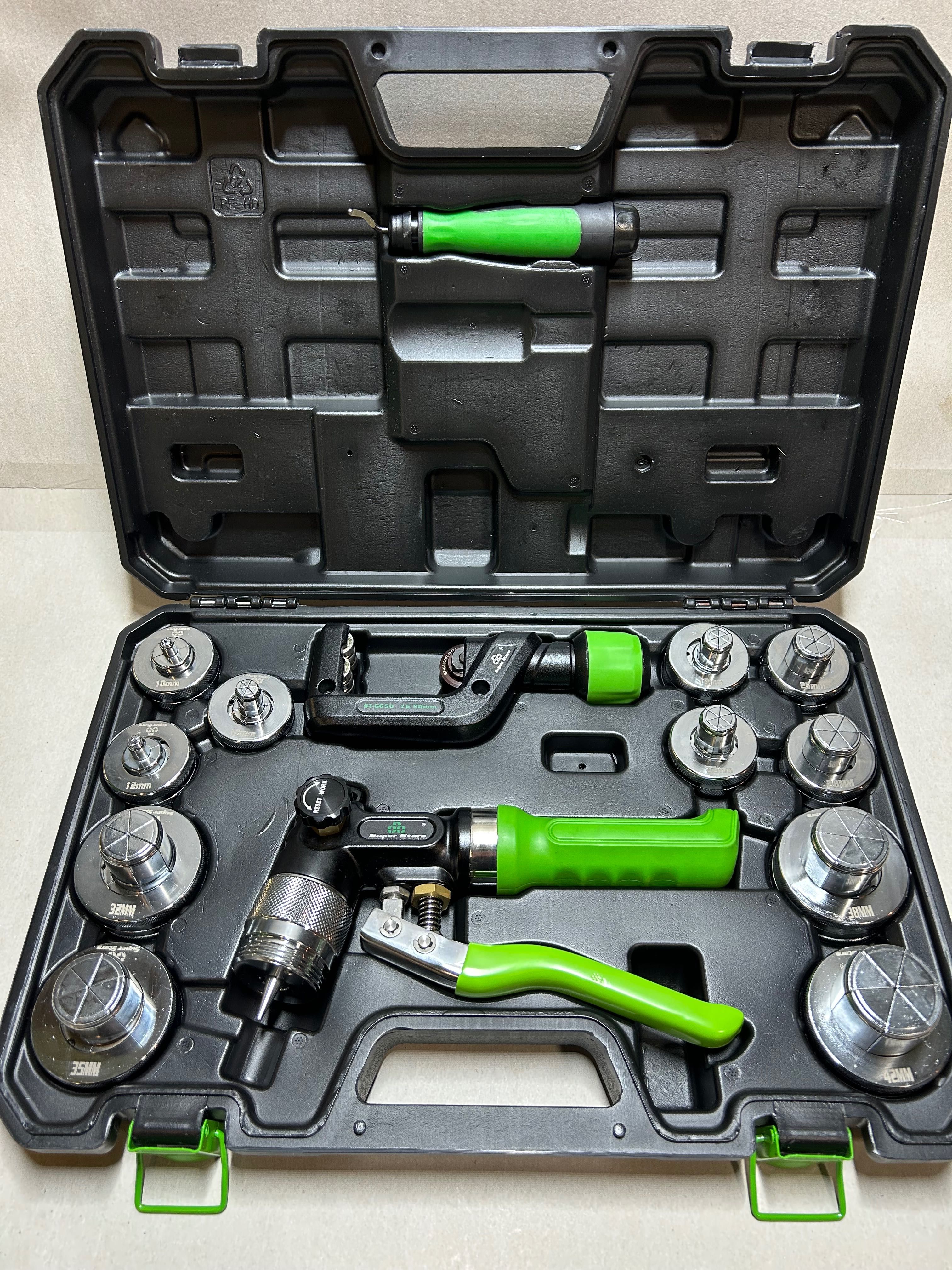 Expansor pentru țevi de cupru la baterie ST E300A