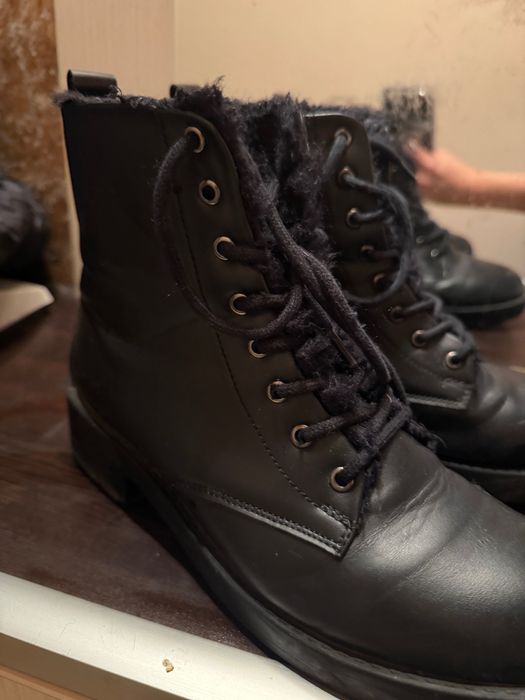 Черни боти с пух