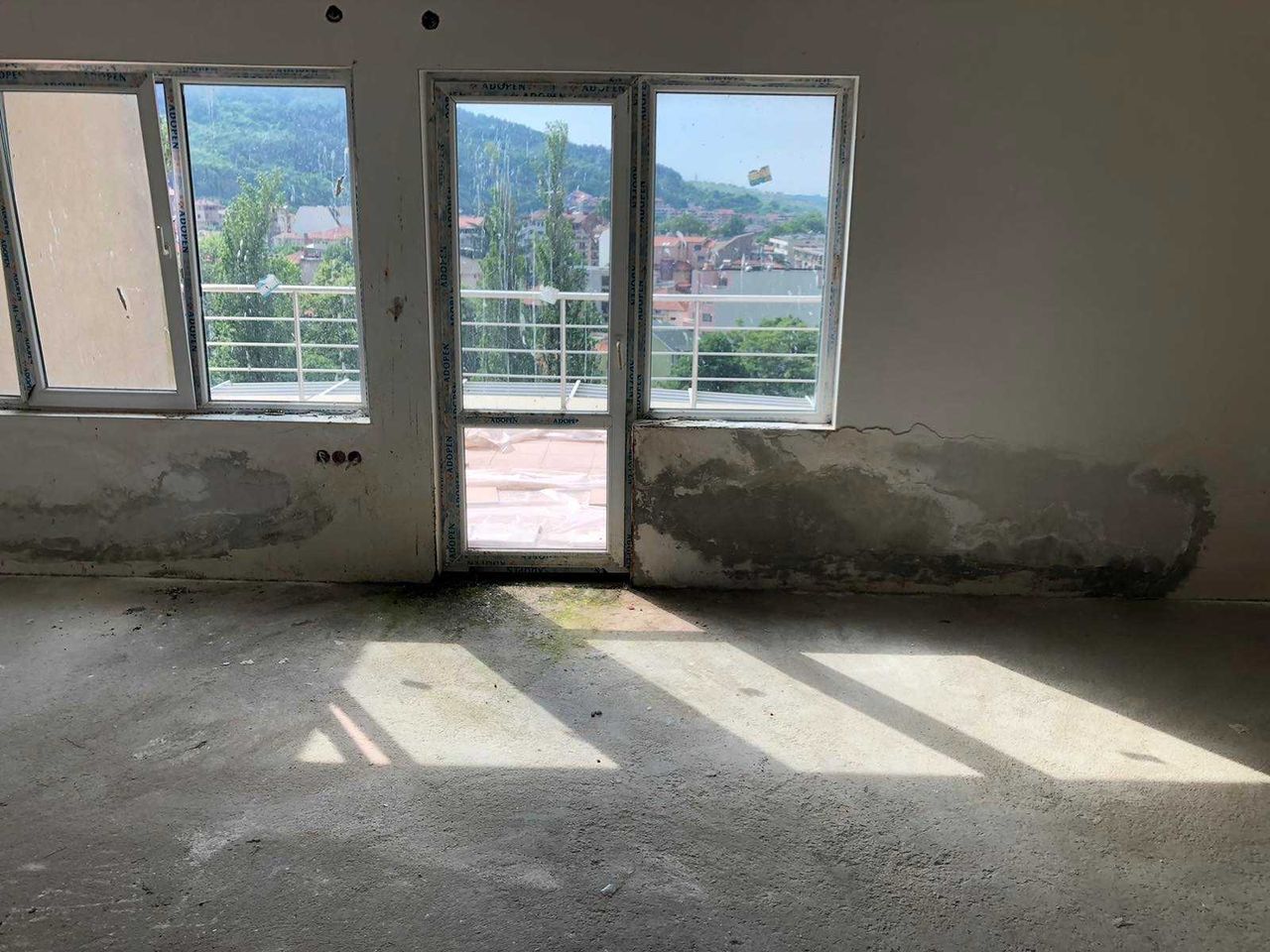Продава се Двустаен апартамент в Асеновград - 60 кв.м за 1367 €/кв.м - Снимка #1