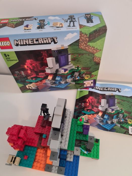 LEGO Minecraft - Portalul ruinat 21172, 316 piese