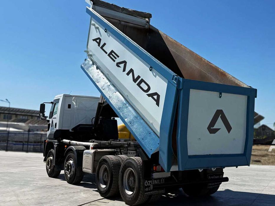 Самосвал Ford 4142D DC