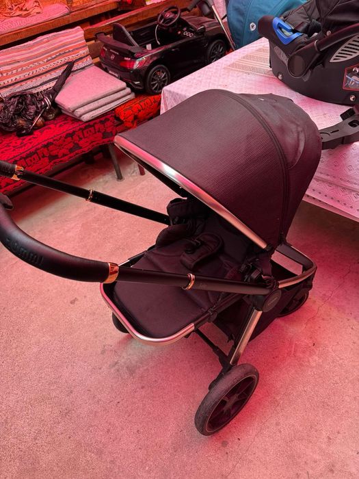 Carucior zummi 3 in 1 , calitate nota 10 . Curat si impecabil .