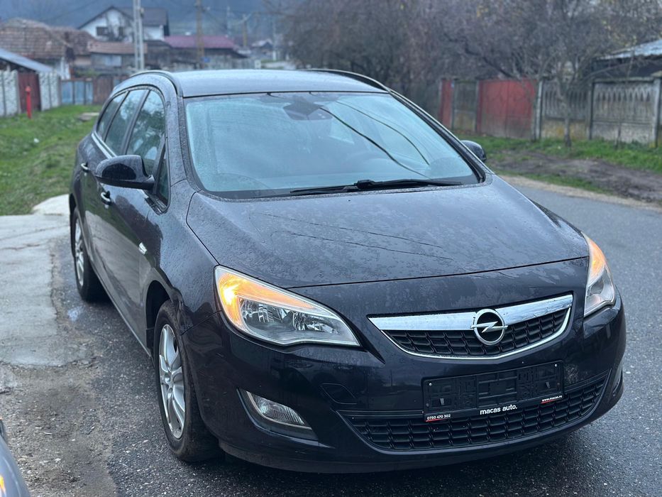 Opel Astra J 2012 1.4 Benzină Turbo / Ușor Avariat / Dezmembrări