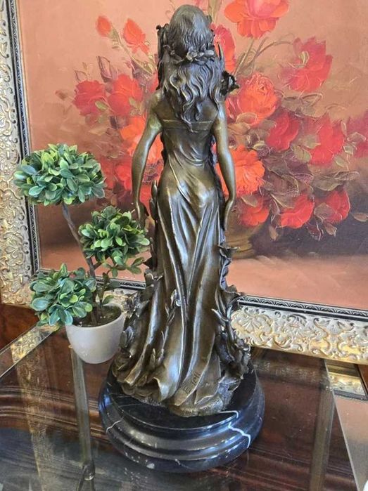 Statueta bronz Persefona,semnata.