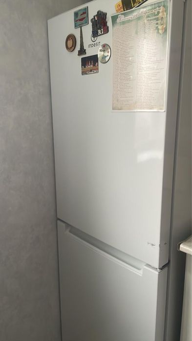 Холодильник Indesit
