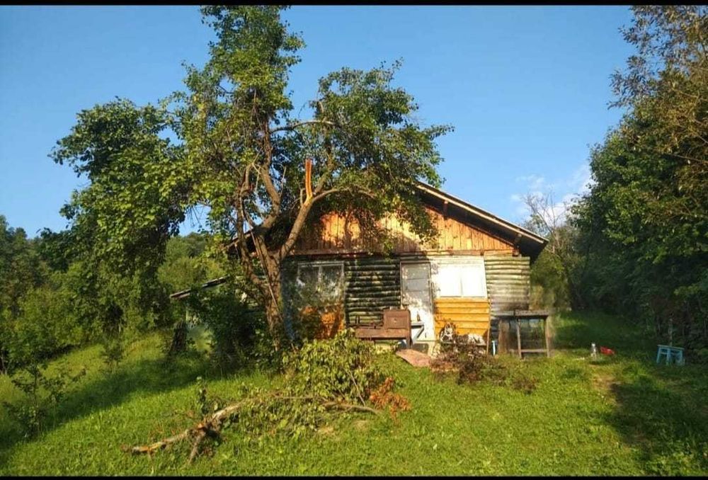 Teren intravilan cu o cabana, Comuna Moroeni la 25km de Sinaia