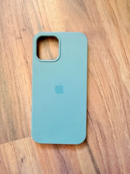 Кълъфи за айфон 12 про мах(повечето не са ползвани
