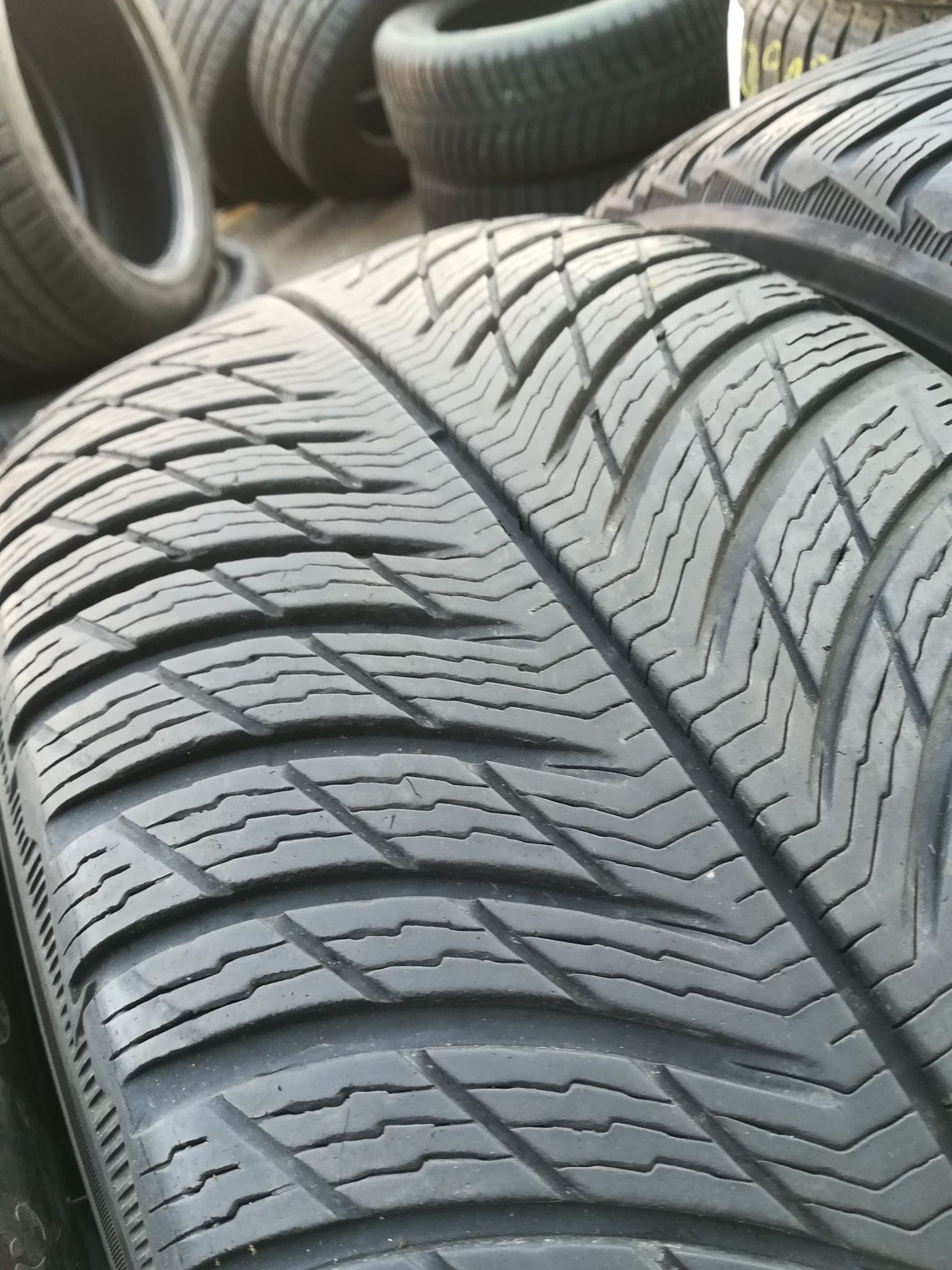 Перфектни 4бр. 225/60/18 Michelin PA5 suv dot3018