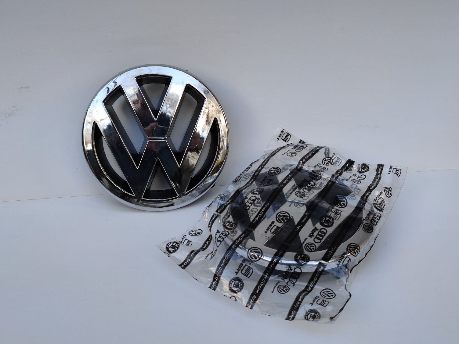 125мм Предна емблема за Фолксваген VW Голф 5 Golf 2003-08г. 1T0853601A