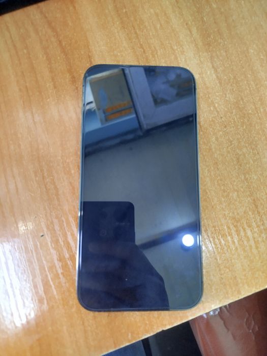 13pro max sotiladi holati ideal, aybi yoʻq usta koʻrmagan, karobka bor