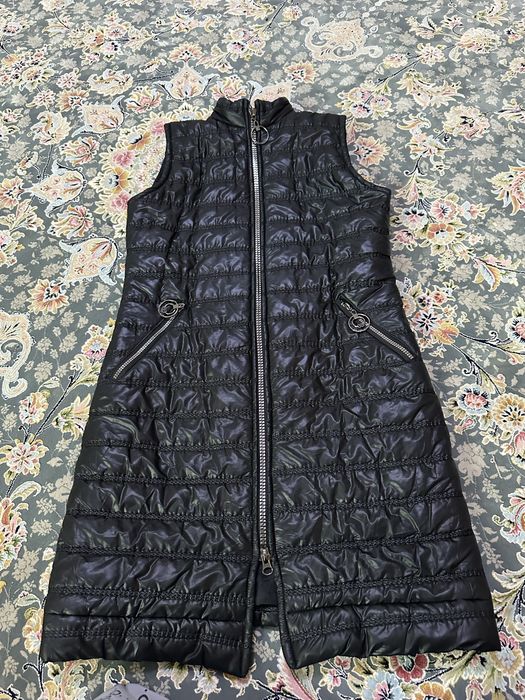 Nimcha kurtka bor rasmda